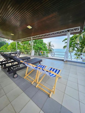 Little Heaven by Sky Hive, A Beach Front Bungalow
